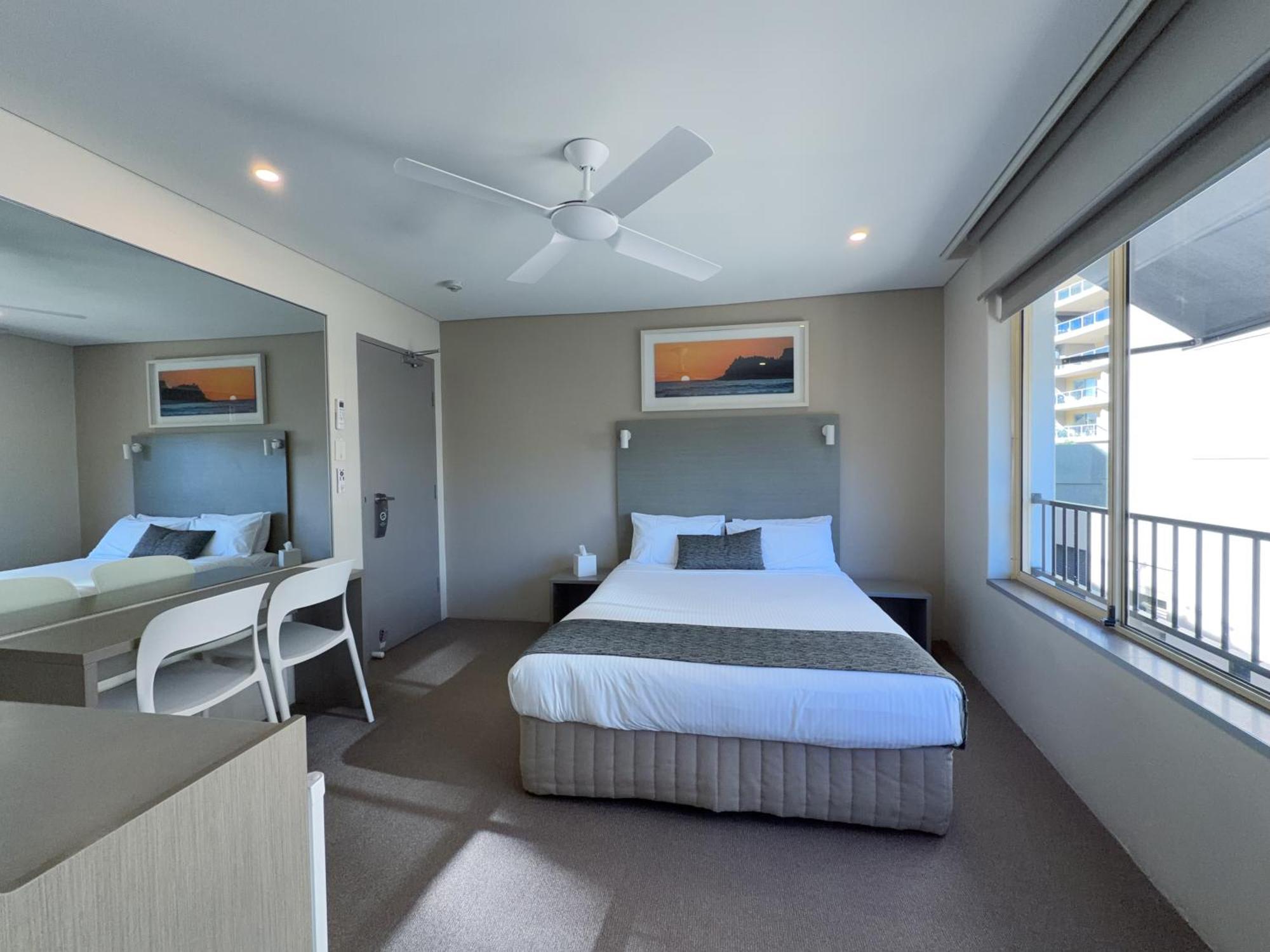 Motel Queen Room,1772897926:JPEG