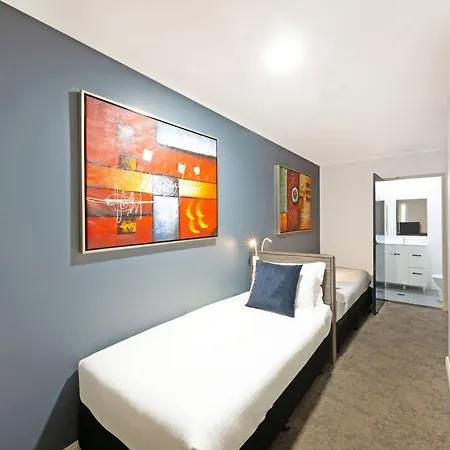 28 Hotel-2