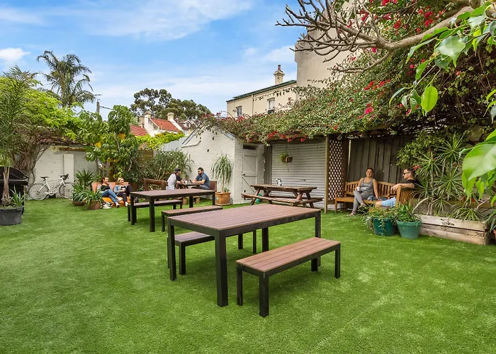 Hotel near College: Secret Garden Backpackers, Sydney
