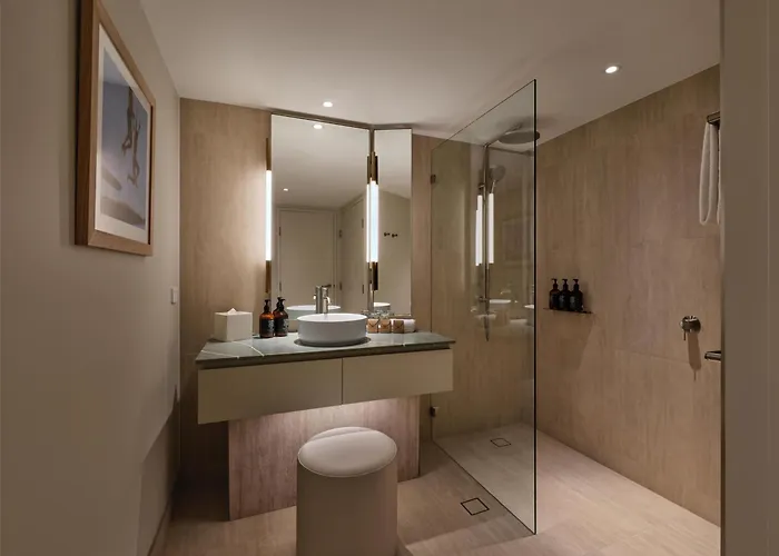 Hotel with pool: Adina Apartment Hotel Sydney, Darling Harbour